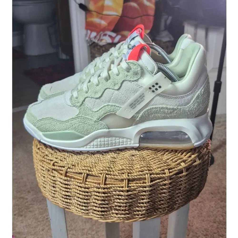 Jordan MA2 Honeydew Size 10